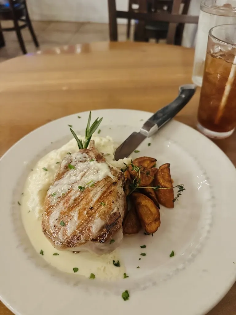Elevation Bistro_Mentone, AL_slider_bild_3