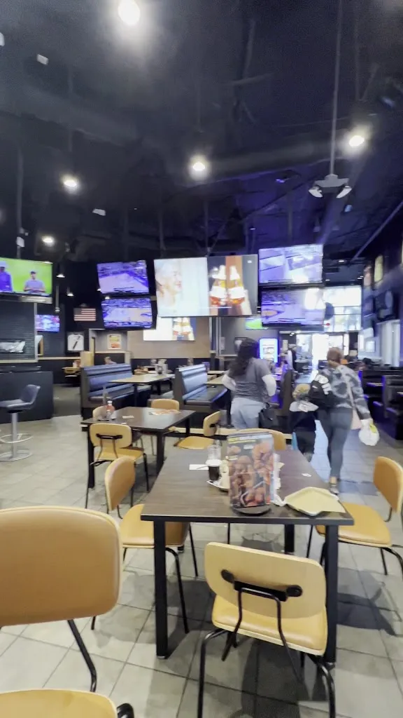 Buffalo Wild Wings ristorante a Huntington Beach, CA