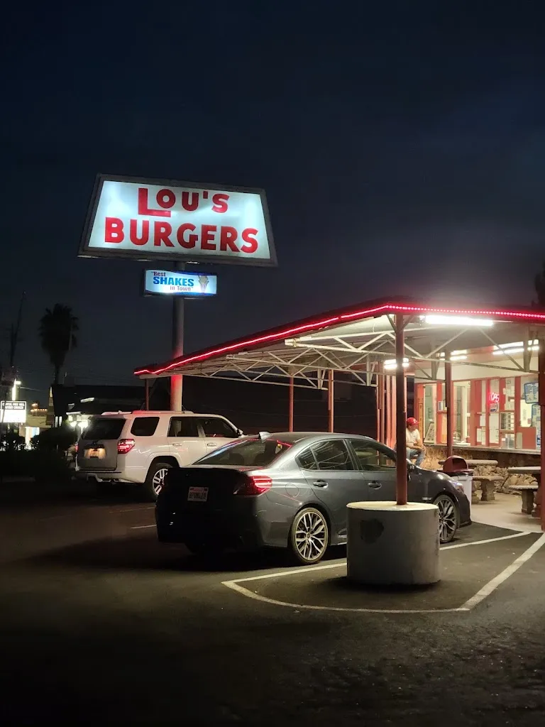 Anna Harris_Lou's Burgers_North Highlands, CA_review