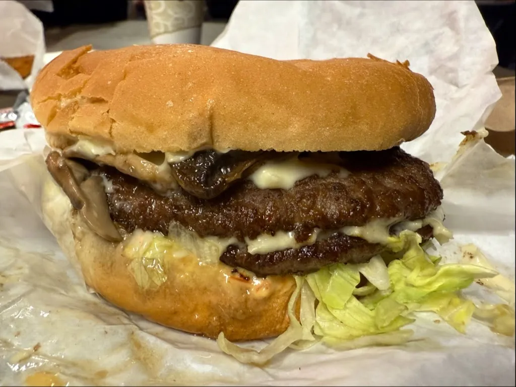 Lou's Burgers_North Highlands, CA_slider_image_2