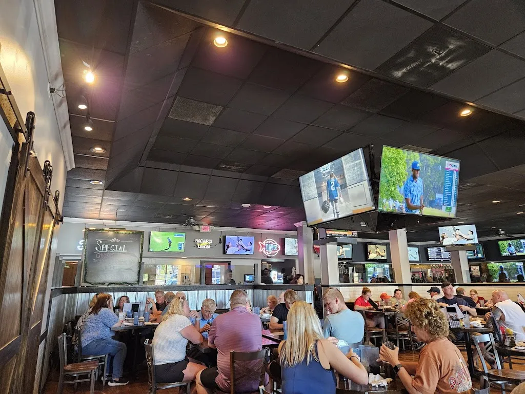 1356 Public House_Ballwin, MO_slider_image_3
