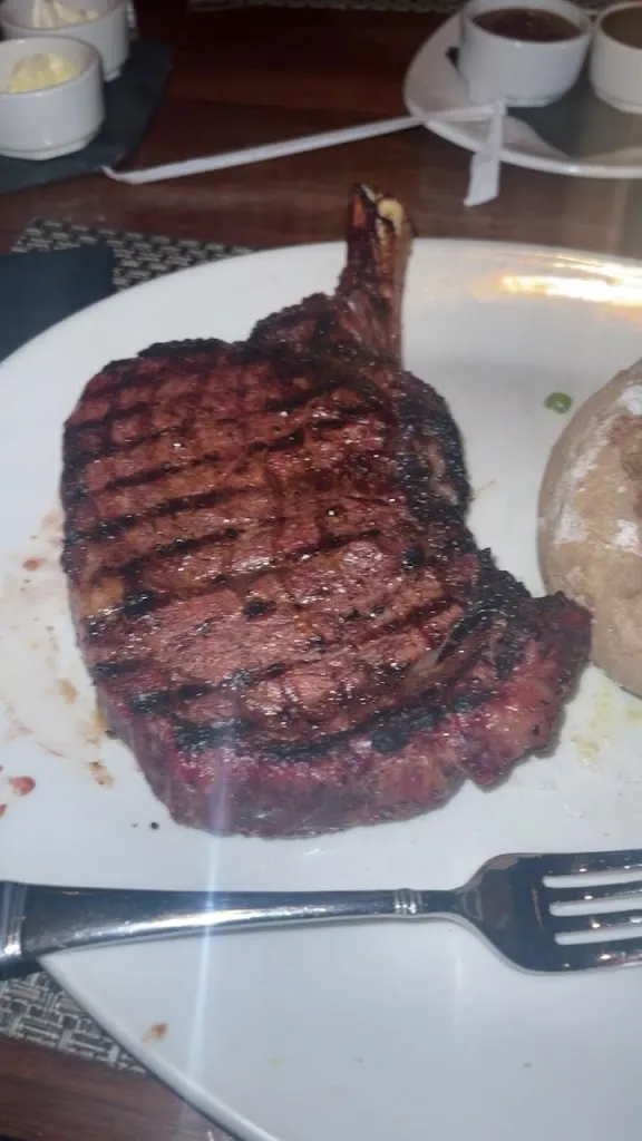 J. Gilbert's Wood-Fired Steaks & Seafood St. Louis_Des Peres, MO_slider_image_2