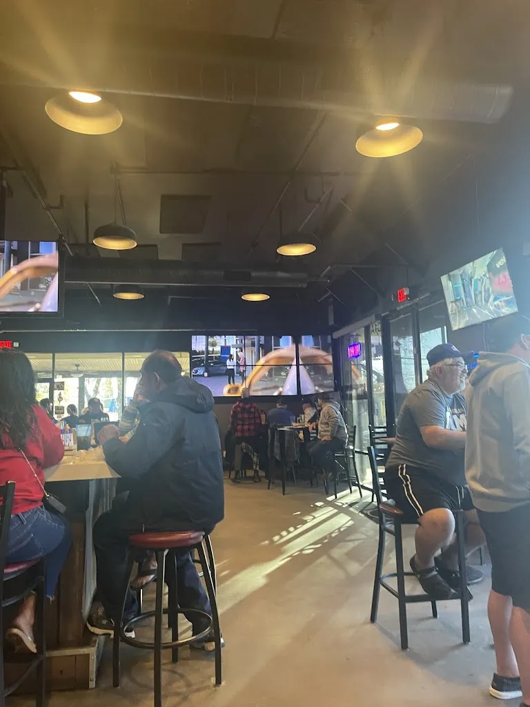Tonno's Sports Bar & Grill_Orangevale, CA_slider_image_2