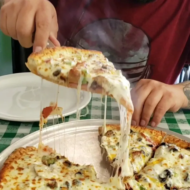 Strobelli's Pizza_Orangevale, CA_slider_image_2