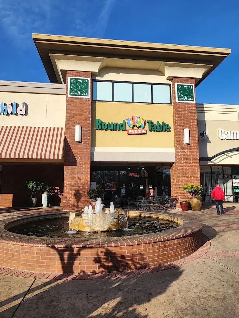Round Table Pizza_Citrus Heights, CA_slider_image_3