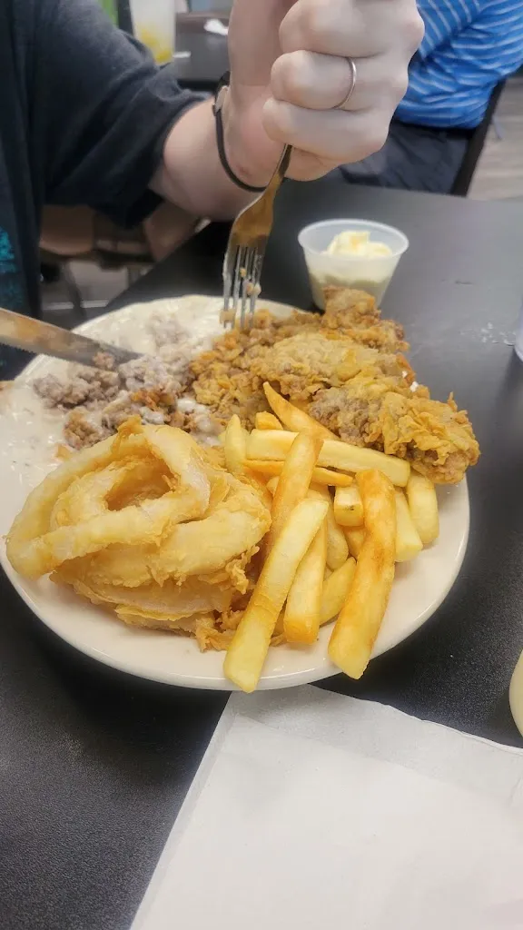 Yvonne McCarroll_Wes's Burger Shack_Temple, TX_review