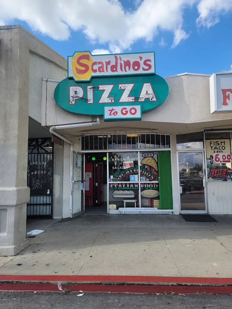Scardino's Pizza restaurante en La Puente, CA