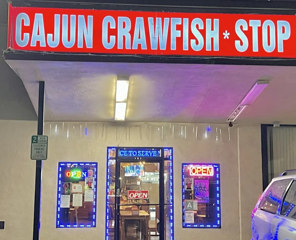 Cajun Crawfish Stop restaurante en Covina, CA