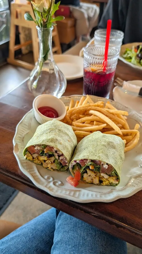 Katherine Abeyta (Kate)_Sage Social Eatery - Covina_Covina, CA_review