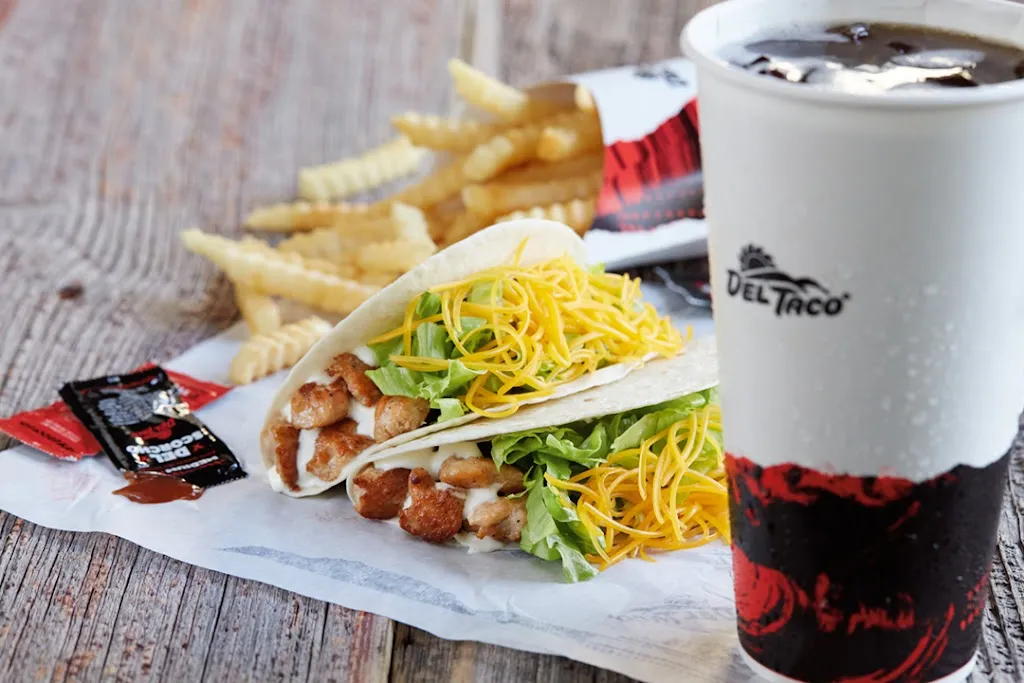 Del Taco_West Covina, CA_slider_imagen_2