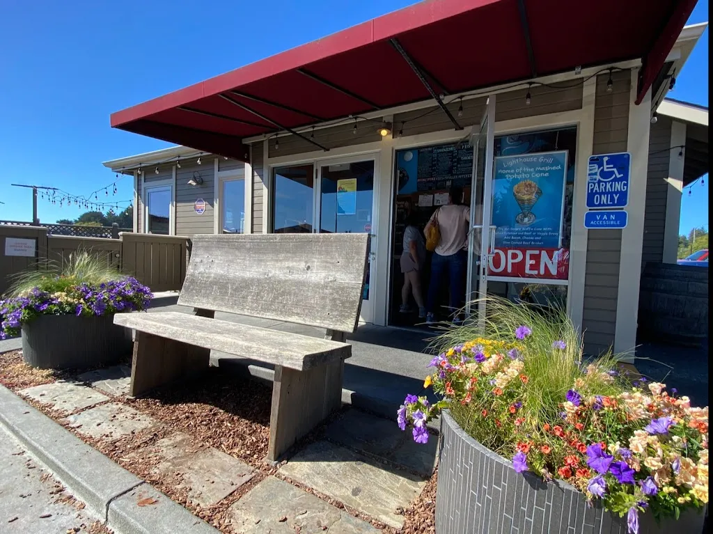 The Lighthouse Grill_Trinidad, CA_slider_immagine_3
