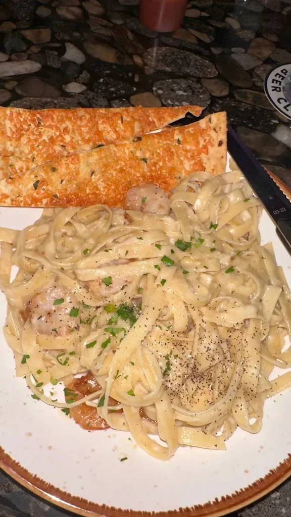 Lazy Dog Restaurant & Bar restaurante en West Covina, CA