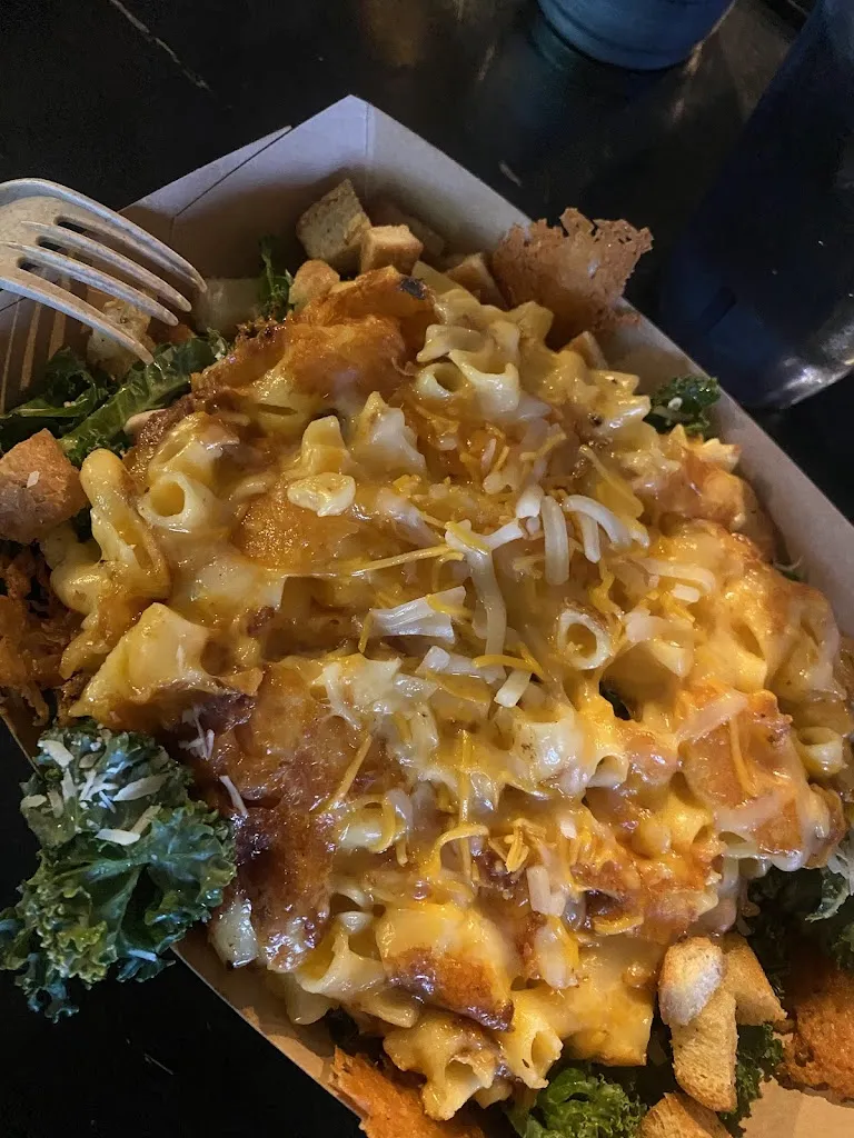 Laura Nicholson_El Camino Lounge & Grill at Motel SOCO_Pagosa Springs, CO_review