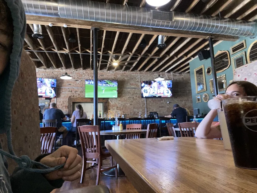The Oxford Bar and Grill_Fowler, CO_slider_imagen_2
