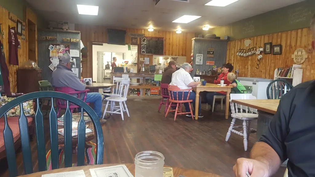 The Bunkhouse General Store LLC restaurante en Fowler, CO