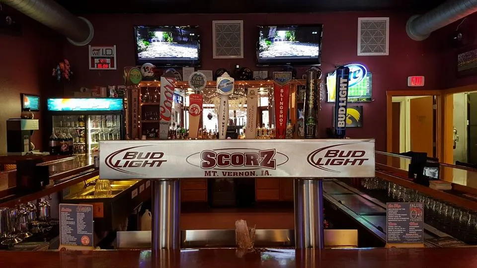 Scorz Bar & Grill ristorante a Mt Vernon, IA