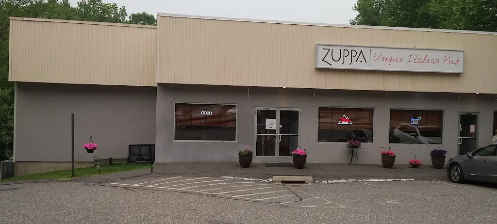 Zuppa - Unique Italian Pub restaurant à Wolcott, CT