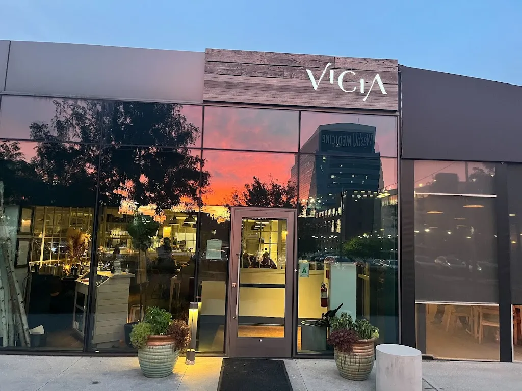 Vicia restaurant in At Corner Of, Duncan