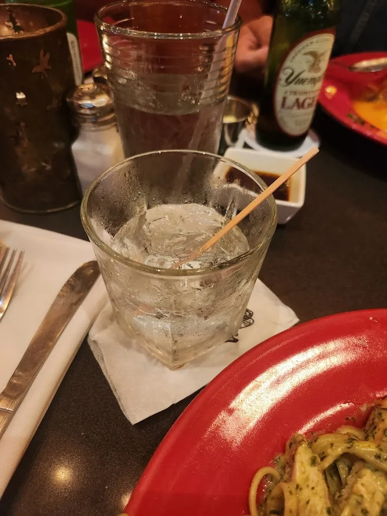 Chrissy Teague_Amos Mosquito's Restaurant_Atlantic Beach, NC_review