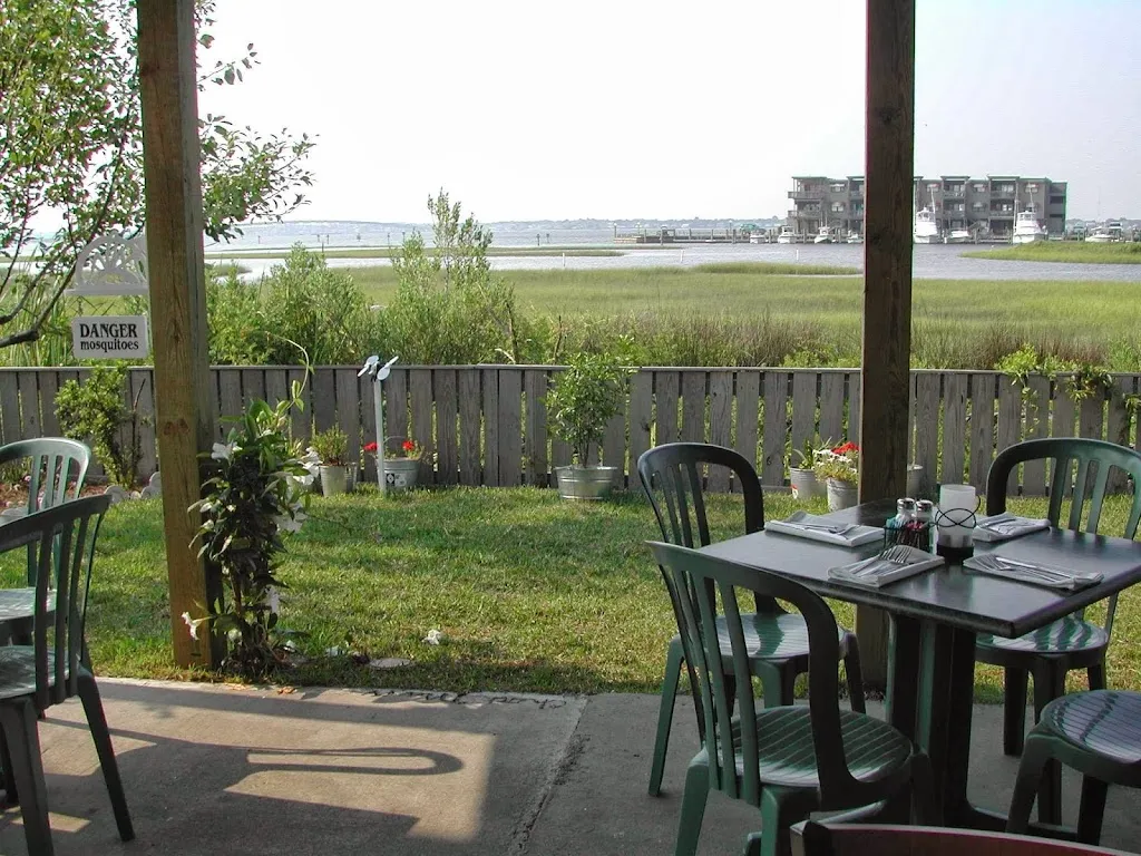 Amos Mosquito's Restaurant restaurant in Atlantic Beach, NC