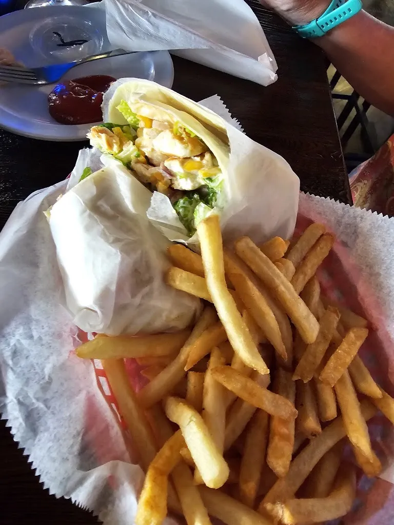 Andrew Trimmer_Skinny's Bar & Grill_Hudson, FL_review