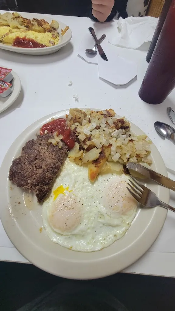 Christi Brown_Beacon Wood's Family Restaurant_Hudson, FL_review