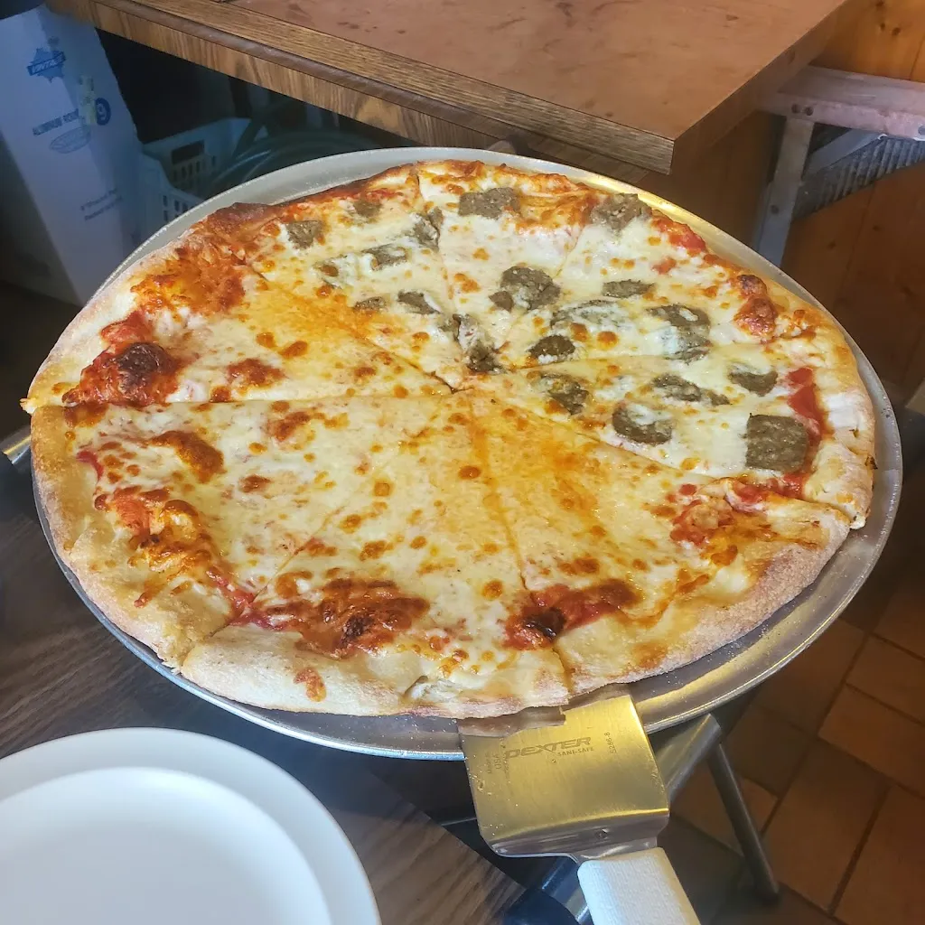 Gianni's Pizza - Hudson, FL (no other locations)_Hudson, FL_slider_image_3