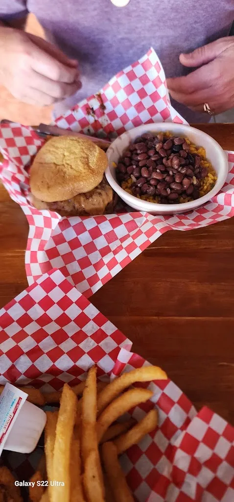 Lisy saavedra_Ollie's on the Beach_Hudson, FL_review