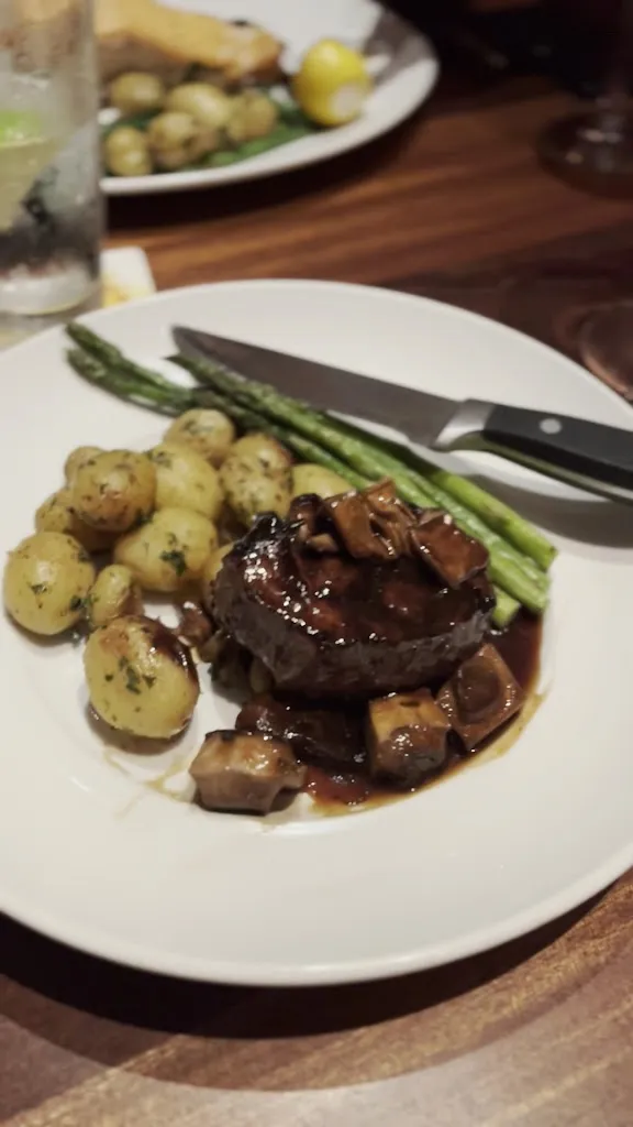 Seasons 52_Orlando, FL_slider_image_2