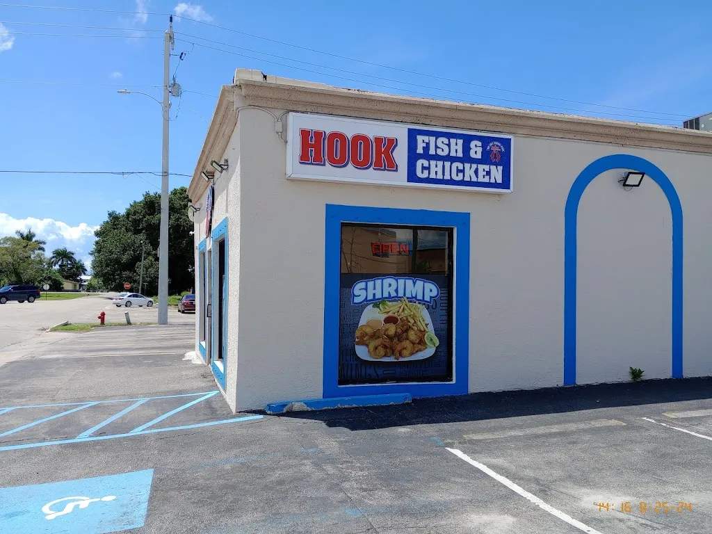 Hook fish and chicken restaurant à Belle Glade, FL
