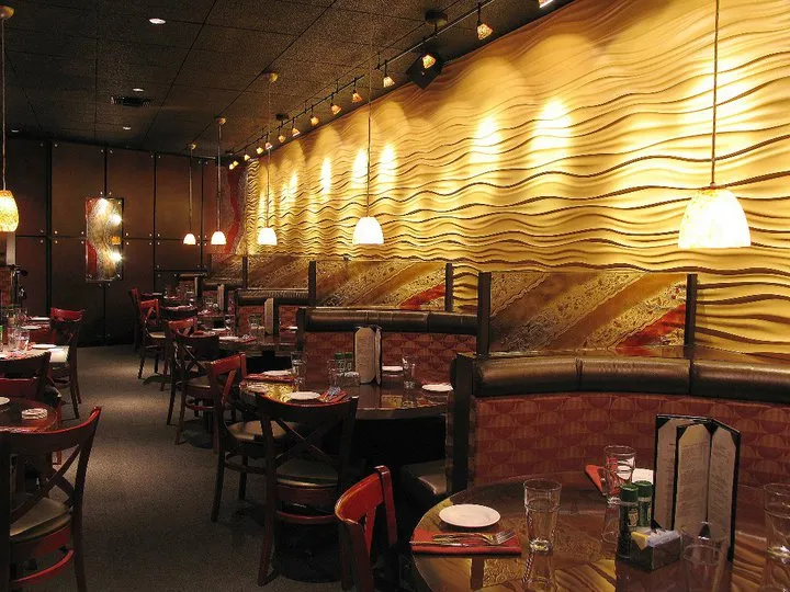 E&E Stakeout Grill restaurant in Belleair Bluffs, FL