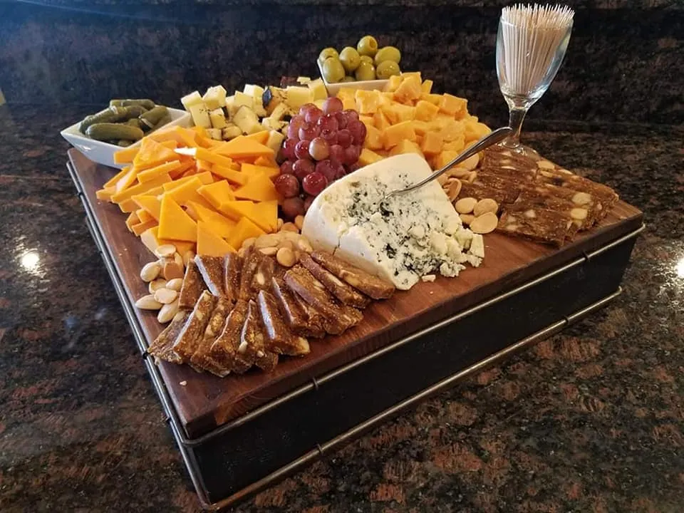 Bella Vino Wine & Cheese Market_Belleair Bluffs, FL_slider_image_2