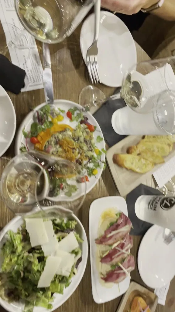 Svetik_bin + board WINE / CHEESE/ PROVISIONS_Brandon, FL_review