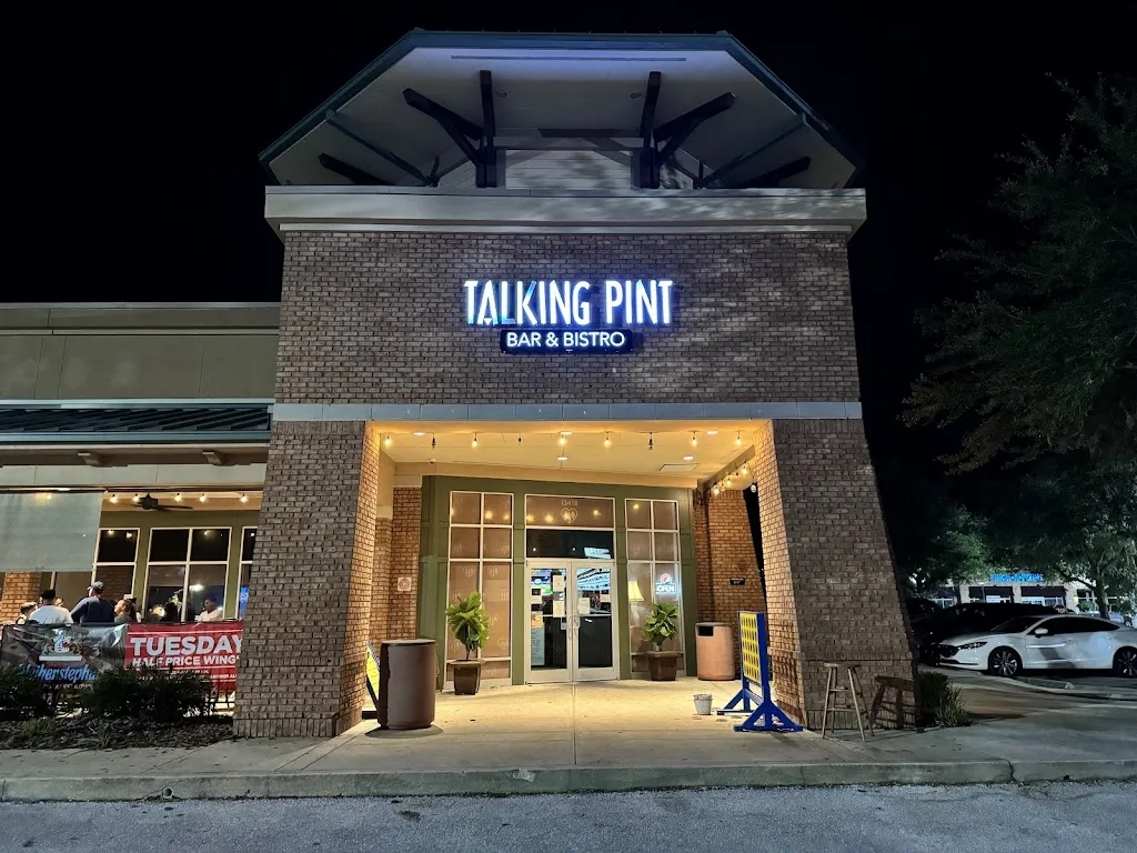 The Talking Pint Bar & Bistro restaurant in Riverview, FL
