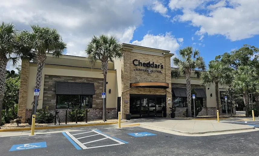 Cheddar's Scratch Kitchen restaurant in Tampa, FL