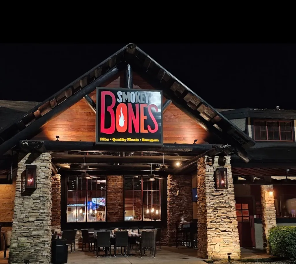 Smokey Bones Tampa restaurant in Tampa, FL