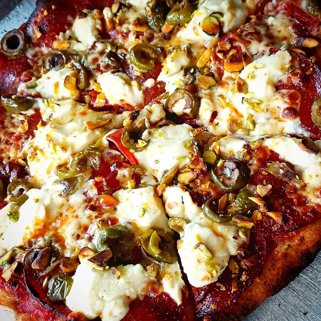 Essential Pizza restaurant in Land O' Lakes, FL