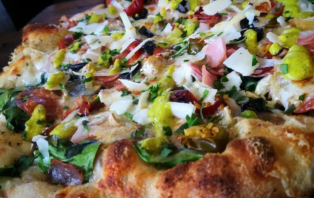Essential Pizza_Land O' Lakes, FL_slider_image_3