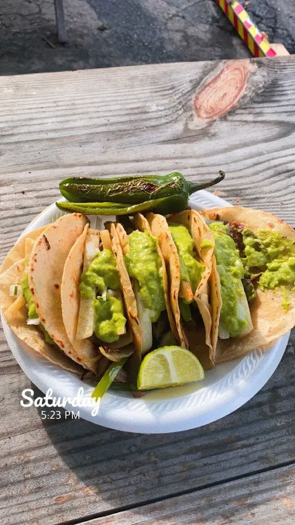 Rosa's Taco Way restaurant in Dover, FL