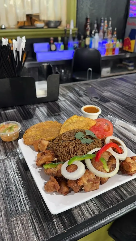 4 Us Cafe & bakery restaurant in Tampa, FL