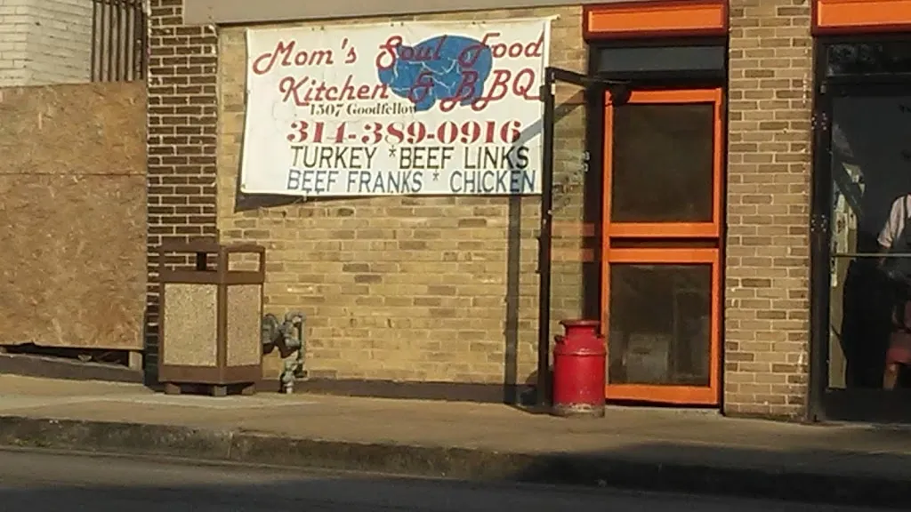 Mom's Soul Food Kitchen & Catering restaurant in St. Louis, MO