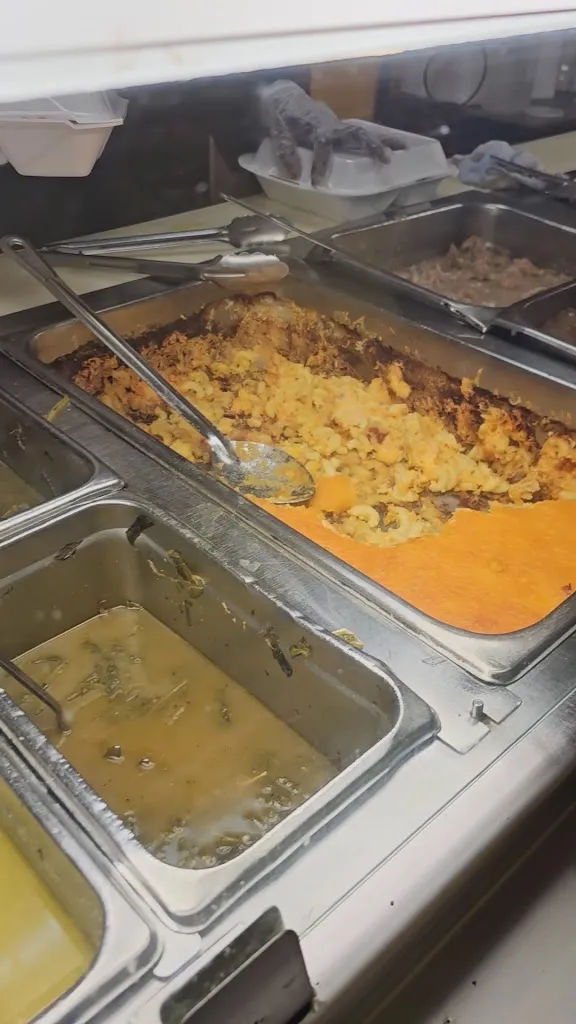 Mom's Soul Food Kitchen & Catering_St. Louis, MO_slider_image_2