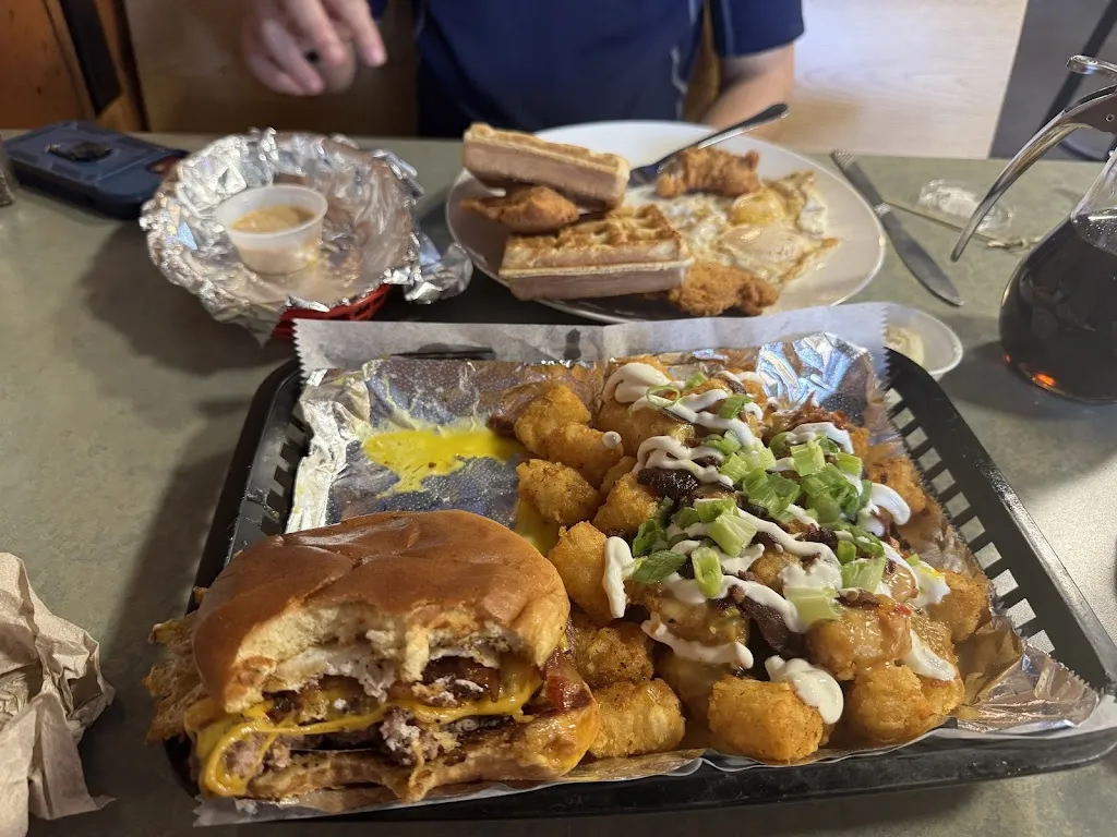 Ralph Prieto_The Alibi Bar and Grill_Geneva, FL_review