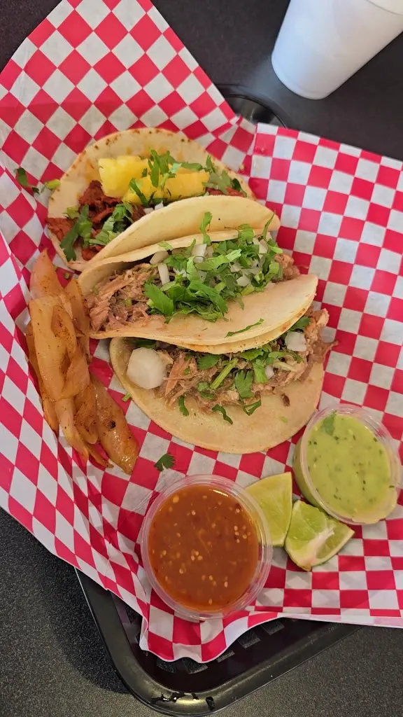 Lolis Mexican Cravings_Tampa, FL_slider_image_2