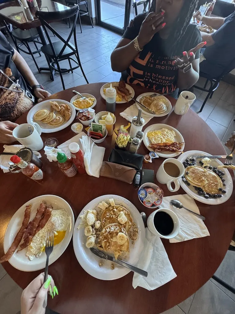 Delaney Anderson-Dunlop_Shelly's Cafe_Tampa, FL_review