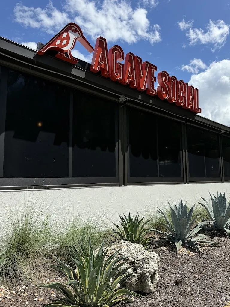 Agave Social_Tampa, FL_slider_image_3