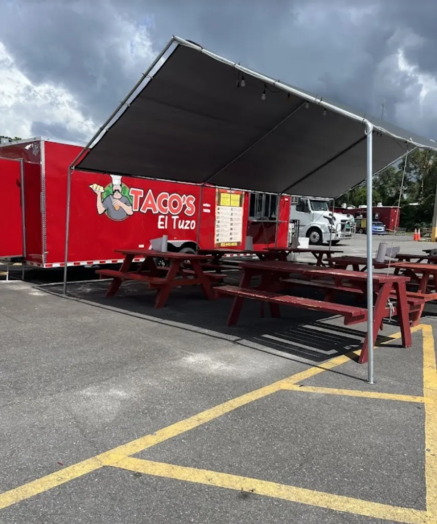 Taco’s el Tuzo restaurant in 7711 Causeway Blvd, Clair-Mel