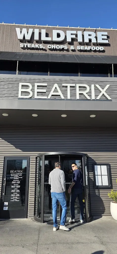 Beatrix_Oak Brook, IL_slider_image_3
