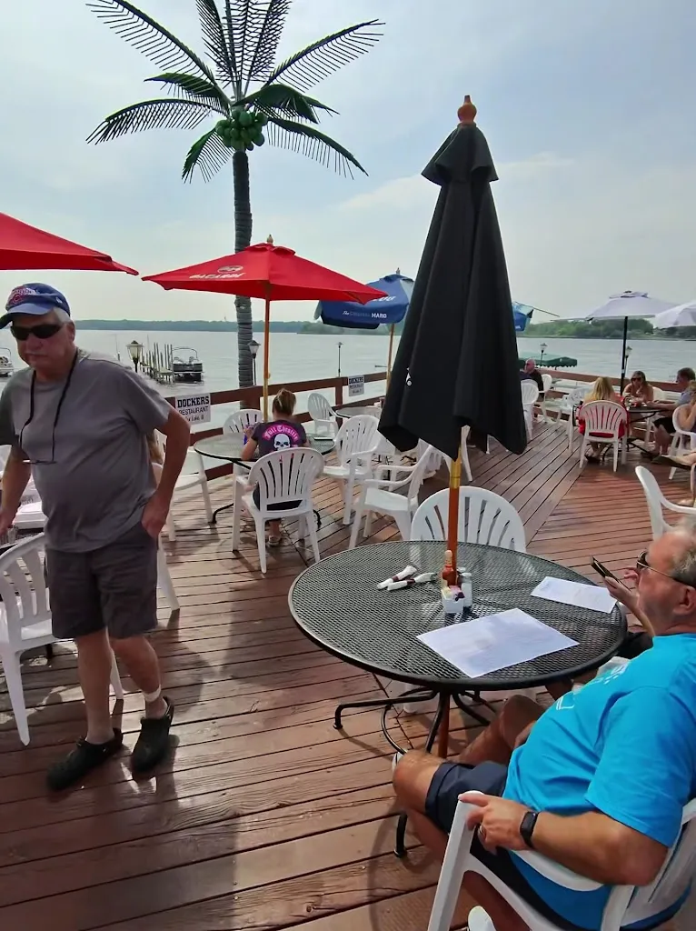 Dockers Restaurant, Fox Lake_Fox Lake, IL_slider_imagen_2