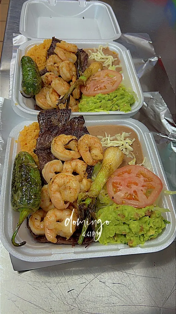 Los 2 Magueyes Restaurant_Fox Lake, IL_slider_image_3